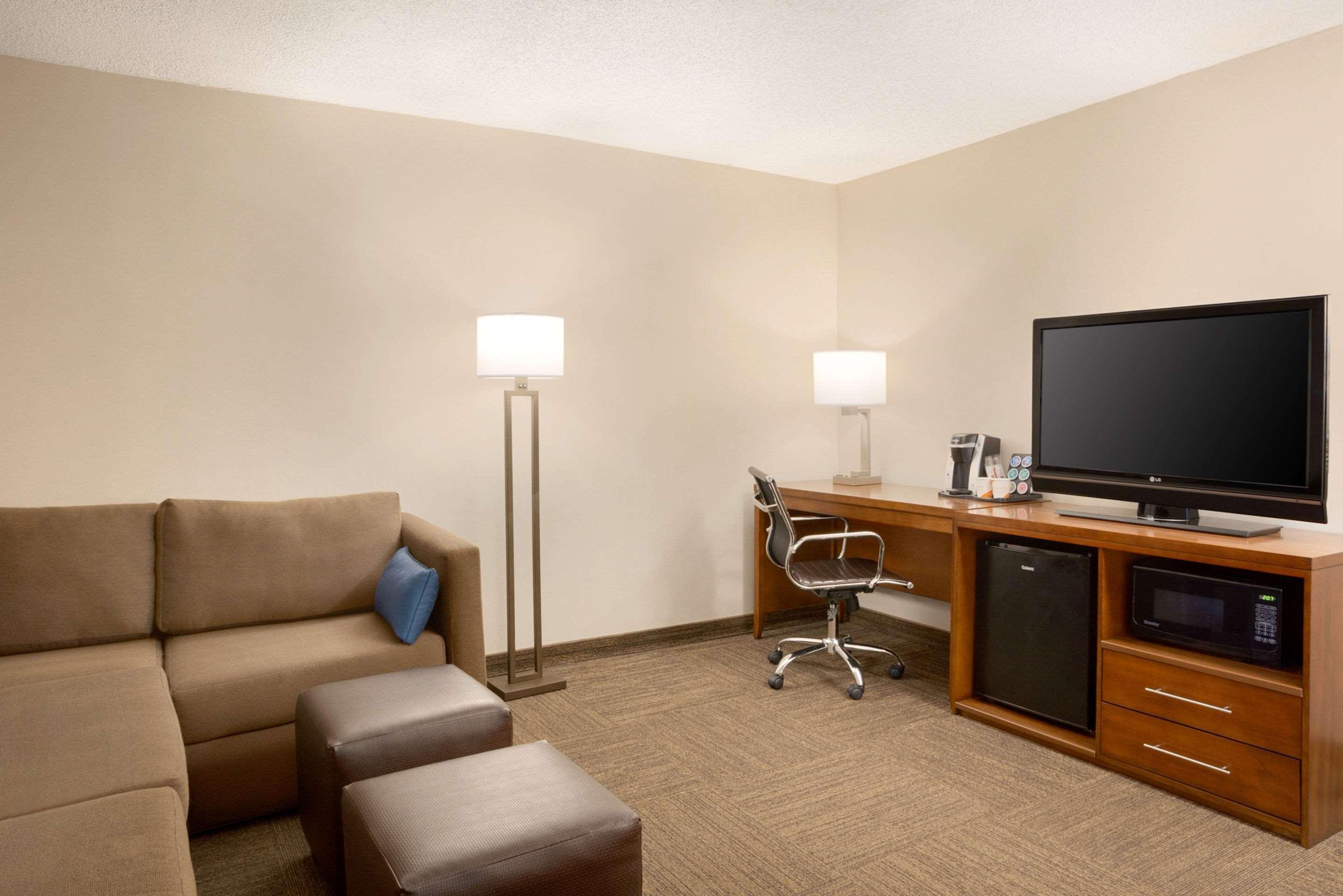 Comfort Inn & Suites Presidential Little Rock Exterior photo
